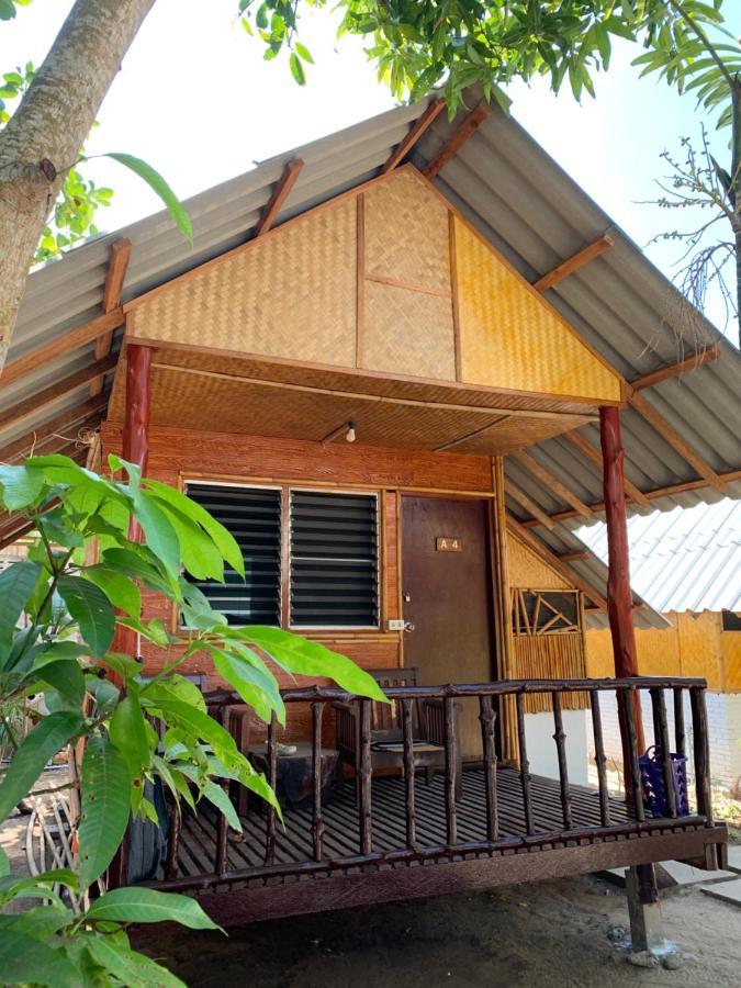 Montra Long Beach Bungalows Koh Lanta Exterior photo