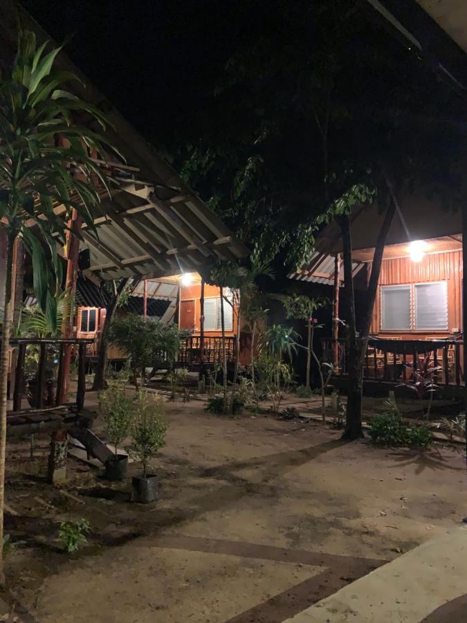 Montra Long Beach Bungalows Koh Lanta Exterior photo