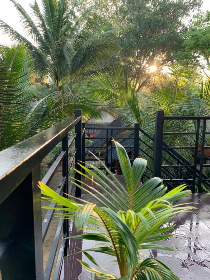 Montra Long Beach Bungalows Koh Lanta Exterior photo