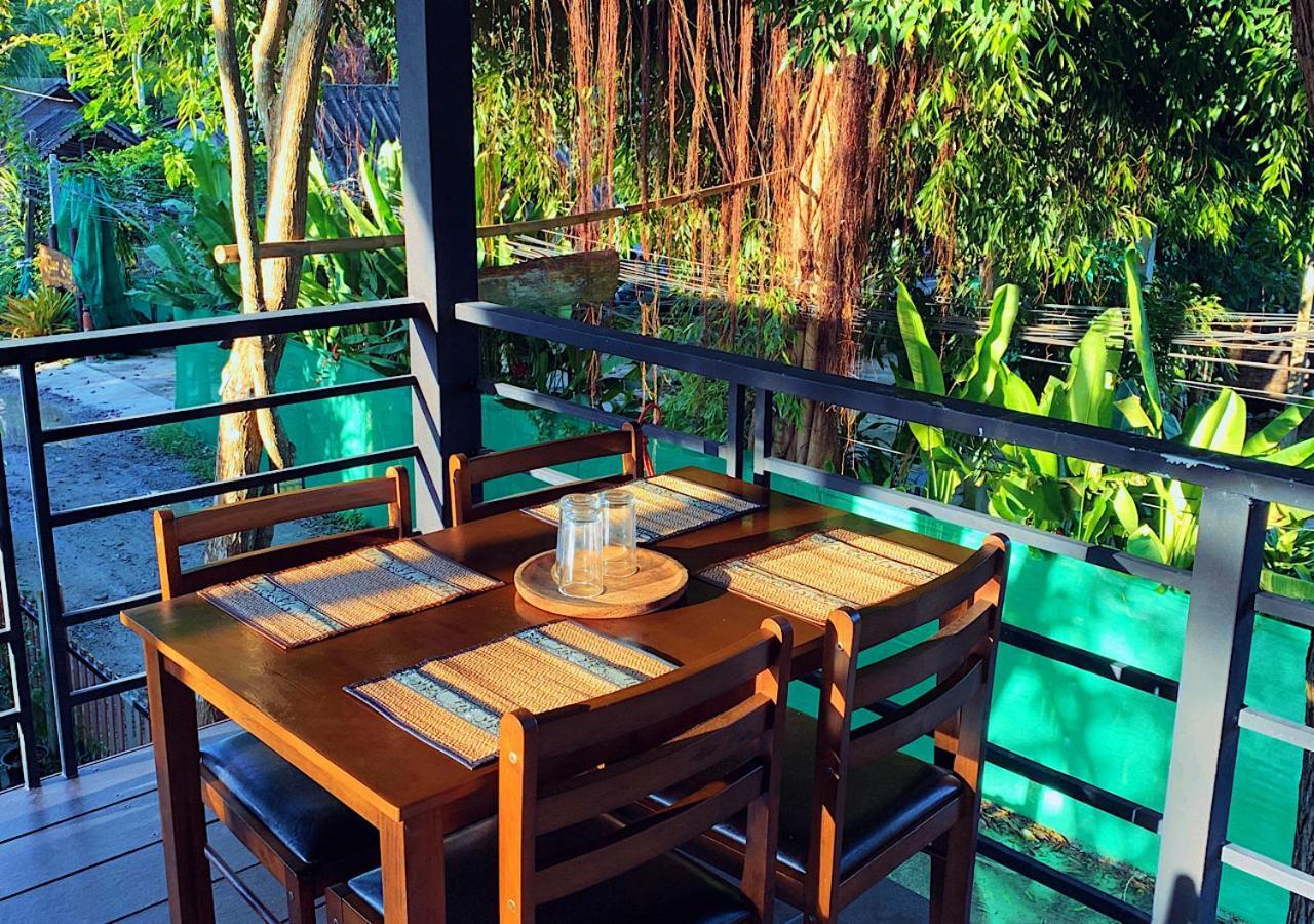 Montra Long Beach Bungalows Koh Lanta Exterior photo